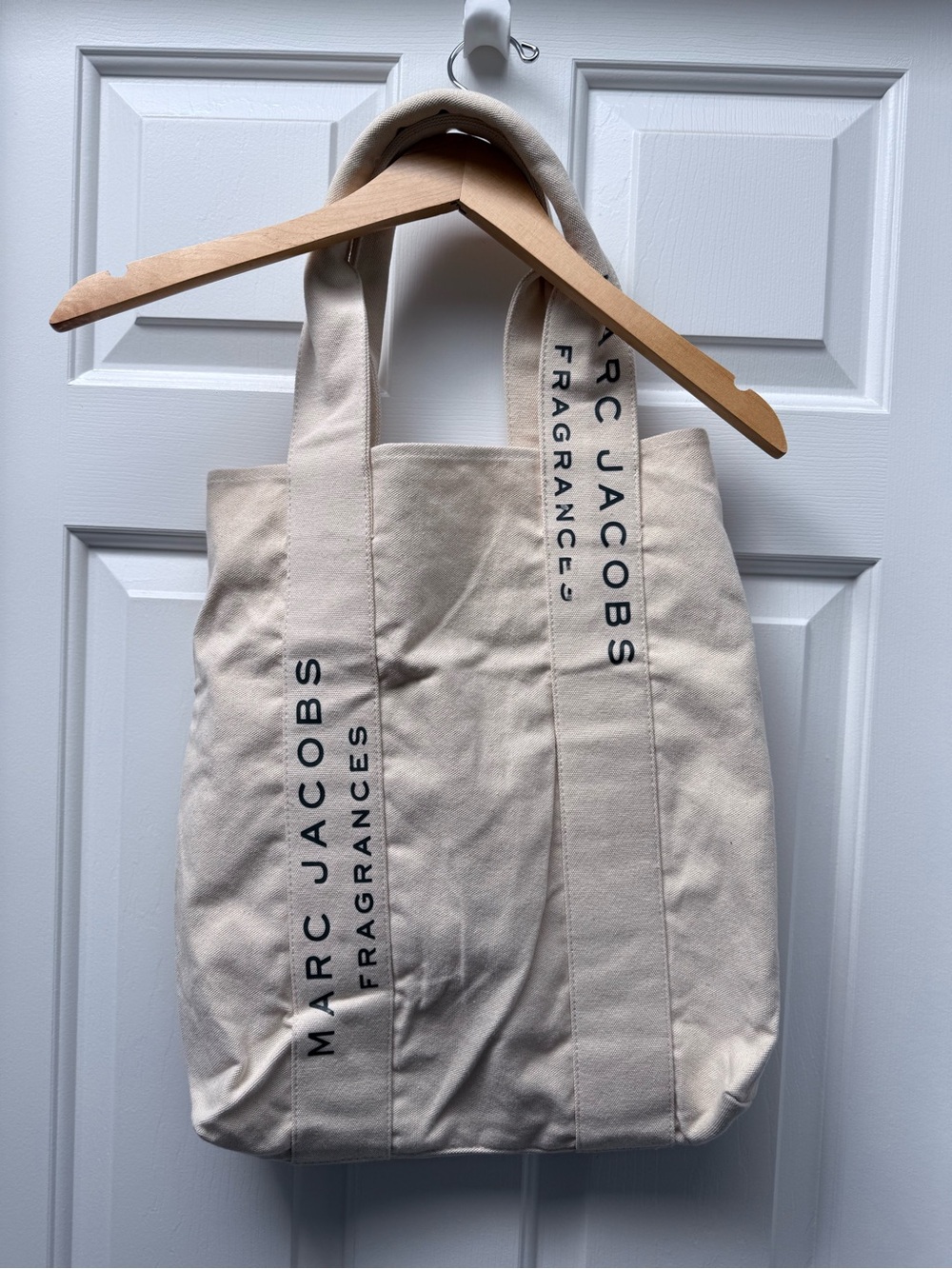 MARC JACOBS Fragrances Promotional Tote Bag - Picture 2 of 12